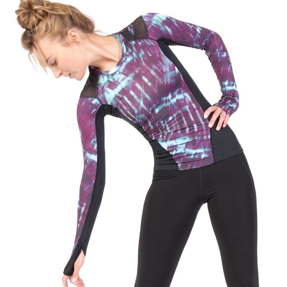 IntelliSkin Long Sleeved Foundation Tee - Picture 3 of 10